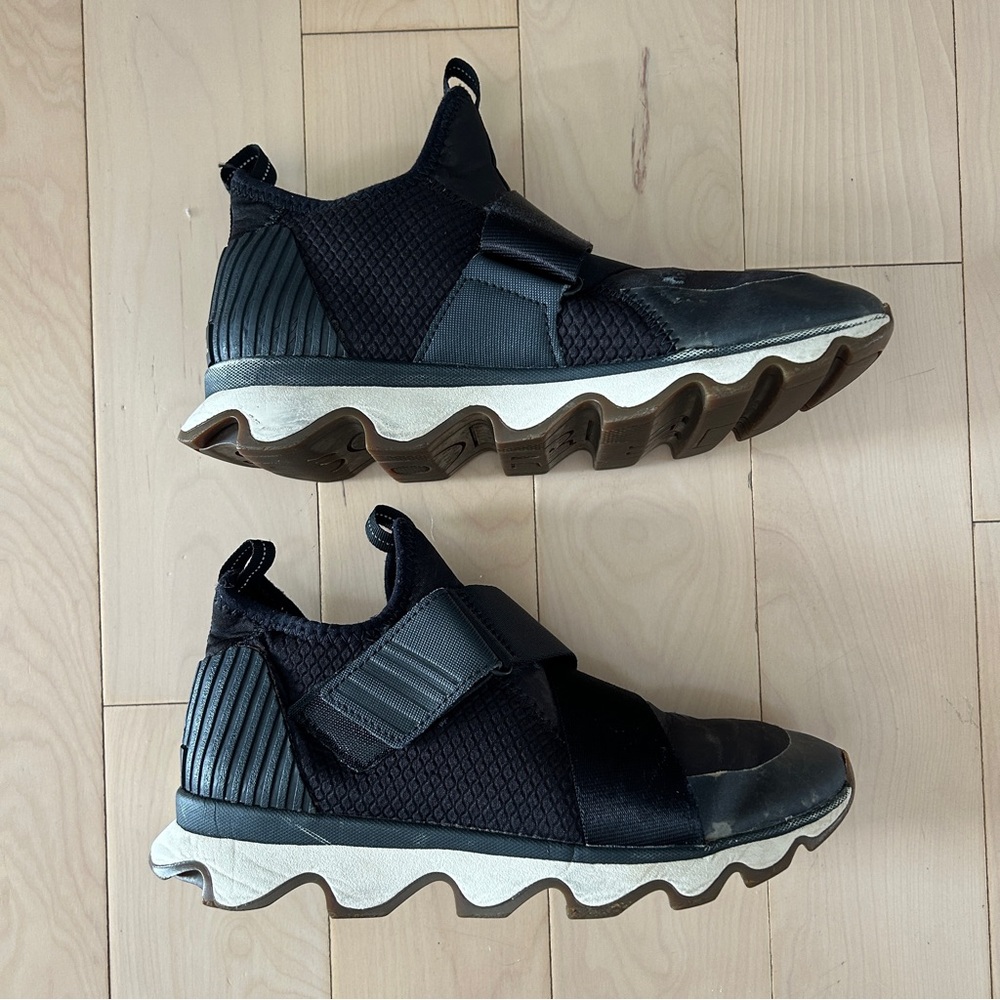 Sorel Kinetic Women's Black Slip On Sneakers - Picture 2 of 5